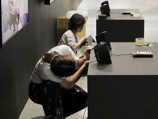 劇場公開15周年記念「サマーウォーズ展」設営シーン